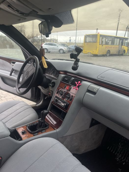 Продам mercedes w210