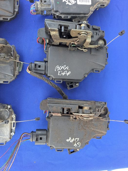 Замок Дверей передній VAG Пасат б5 Гольф 4 Бора Октавія Фабія ібіца