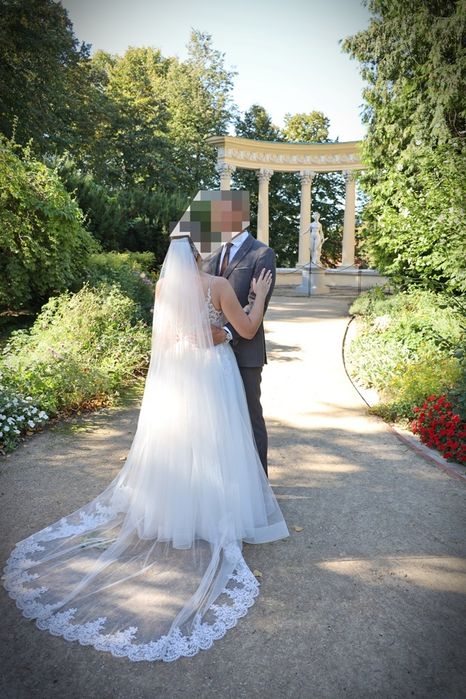 Suknia ślubna w rozmiarze M/L