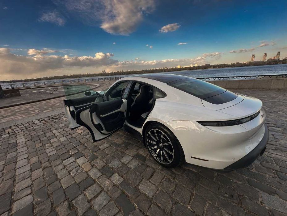 2021 Porsche Taycan RWD • 10 т\км• Отличное состояние