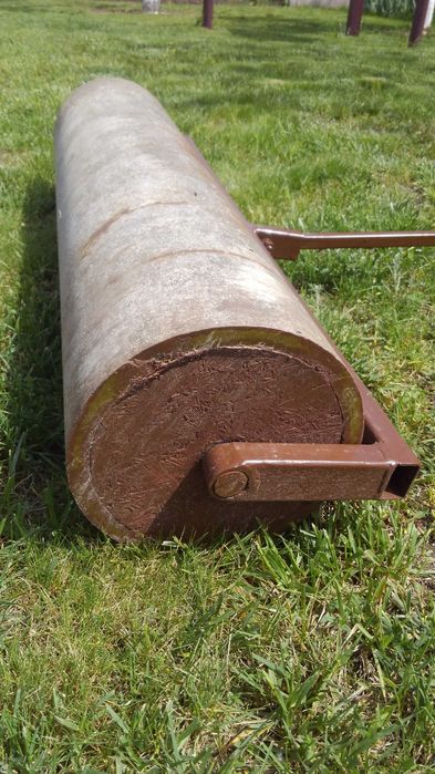 Каток для газонів ,трави.