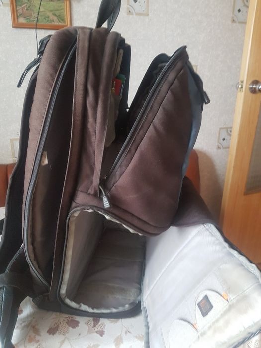 Lowepro-Рюкзак /Швейцарія/-  міцний відмінно сидячий на любій спині