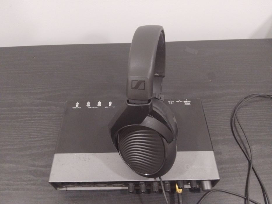 Interface de Audio Yamaha ur44c + Sennheiser HD200PRO