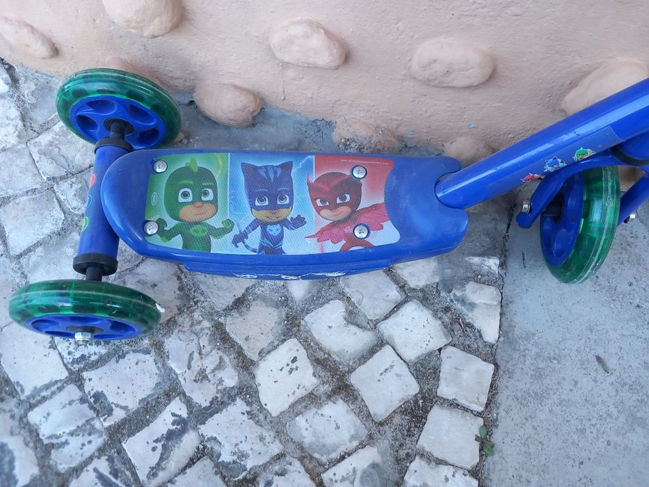 Trotinete + capacete  "PJ Masks"
