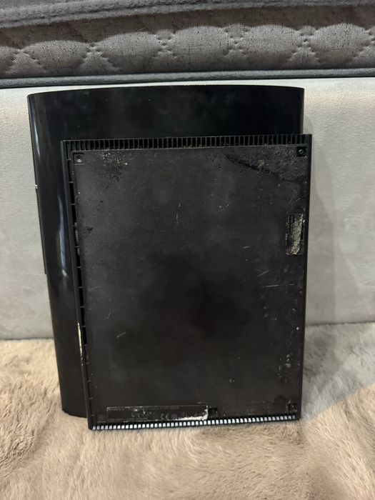 PlayStation 3 Super Slim – Desbloqueada (HEN) | Para Reparação ou Peças