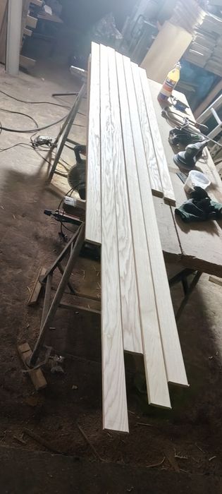 Cokół jesionowy  listwa  przypodłogowa drewniana lita lakierowana dębo