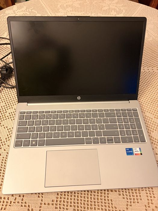 Computador Portátil  HP i5-1334U