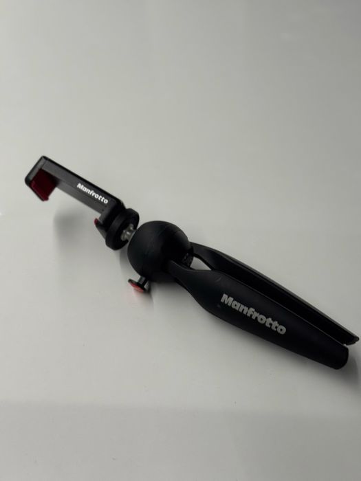 Tripé Manfrotto com suporte para smartphone