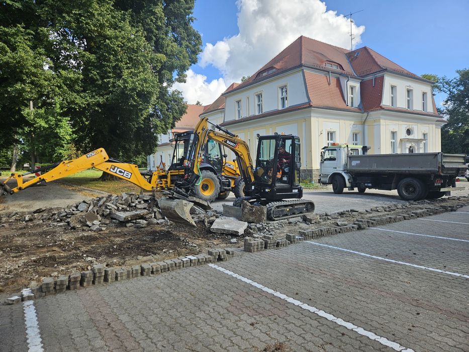 Usługi ziemne minikoparka 4T z rototiltem SY35U