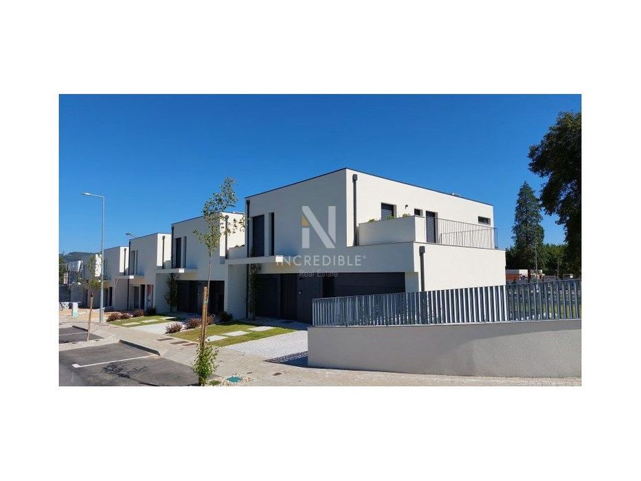 Moradia T3 Nova - Palmeira, Braga