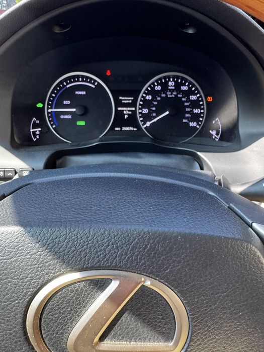 Продам  Lexus ES 300 H