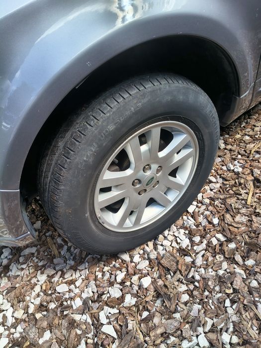 Oryginalne felgi 17 cali 5x108 Landrover Freelander 2  z oponami