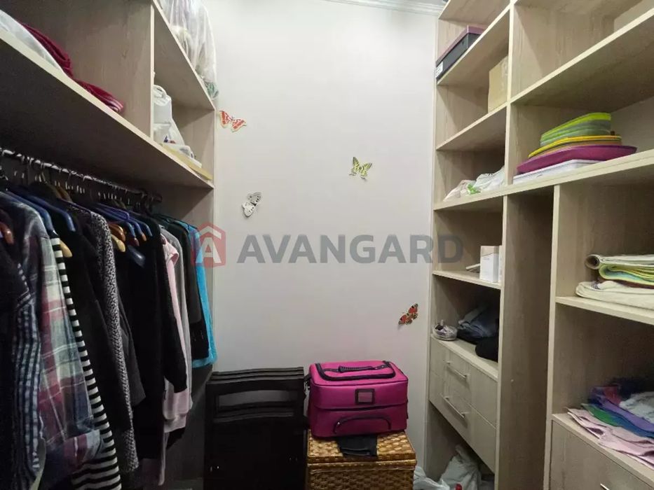 Велика простора квартира у цегляному якісному будинку ЖК Каскад