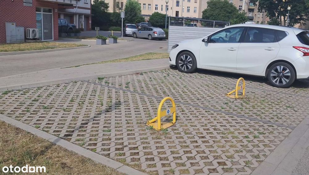 Miejsce parkingowe naziemne na wynajem lub na sprzedaż