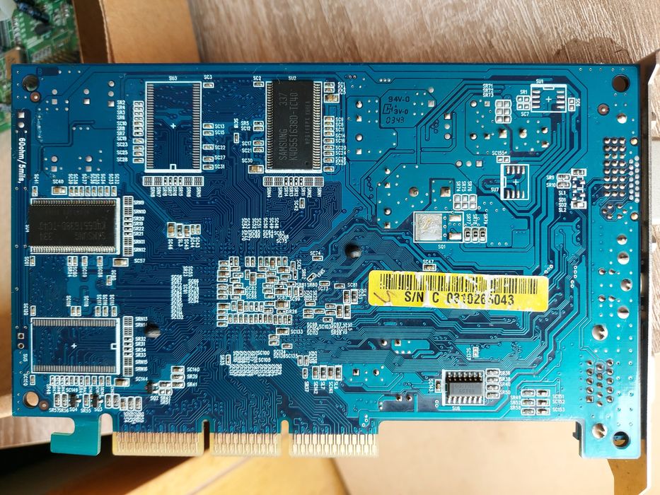 Placa gráfica NVIDIA GeForce FX 5600 XT GPU