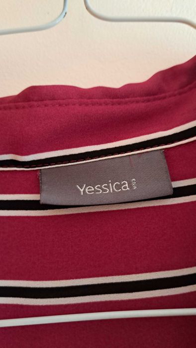 Blusa às riscas