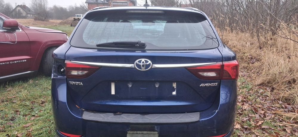 Avensis T27 lift T29 2015- Klapa tyl tylna 8T5 Ładna w kolor kompletna