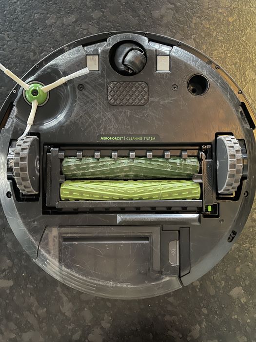 Robot sprzątający IROBOT Roomba i3 plus wirtualna sciana gratis