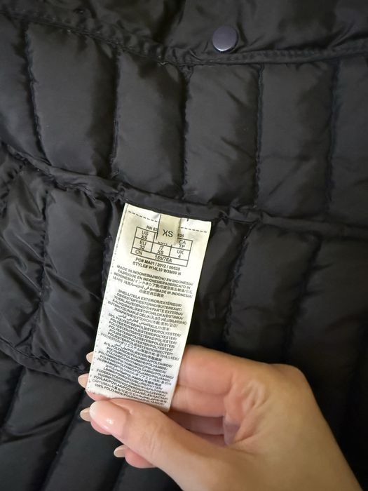 Жіноча куртка Guess розмір S