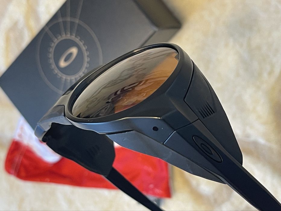 Okulary Oakley Clifden - wersja Custom