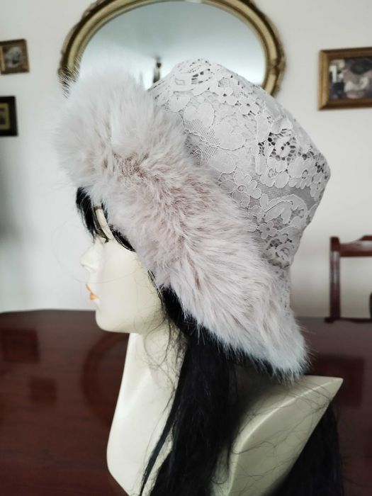 %_Gems Bijoux_czapka / kapelusz_dwustronna_futro + koronka_ ciepły beż