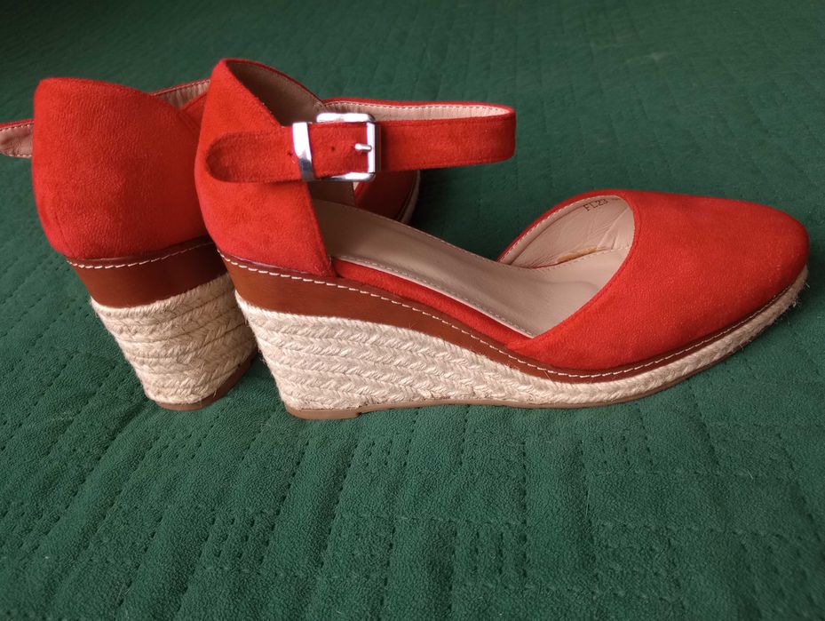 Czerwone espadryle na koturnie rozm. 40 NOWE
