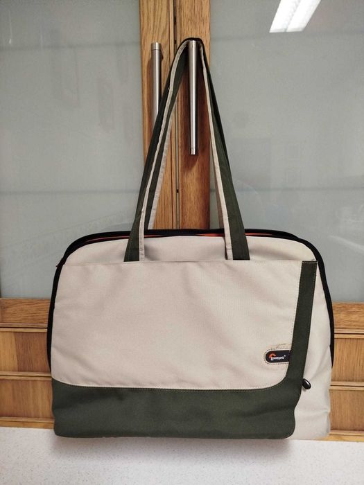 Mala Lowepro 40x35 cm para portátil