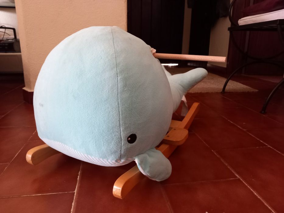 Baloiço de criança em formato baleia