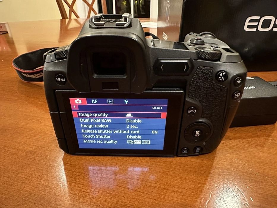 Canon EOS R impecável