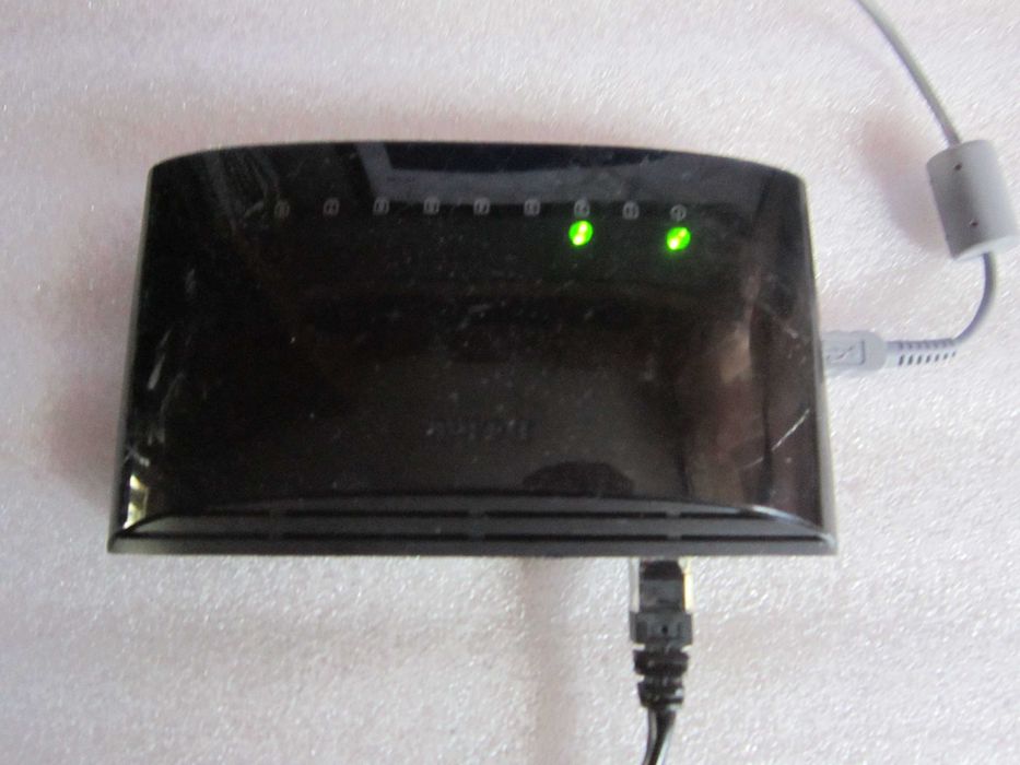Switch D-Link DES-1008D sprawny na mini usb