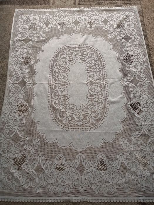 Biały obrus koronka 150 x 120