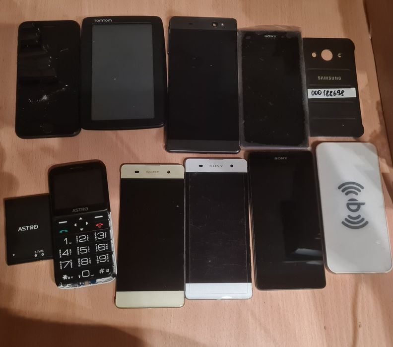 Лот телефонів Samsung iPhone se 2020 apple айфон самсунг Sony