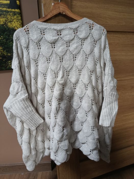 Sweter szydełkowy ażurowy