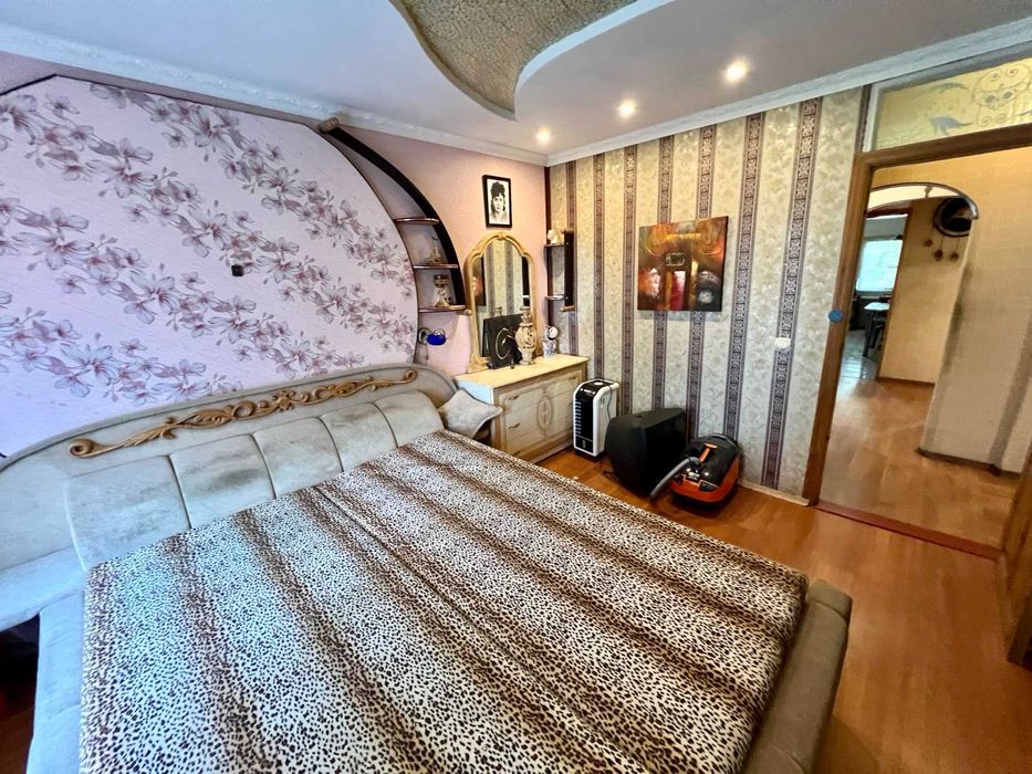 Продається відмінна 3-к.квартира, авт.опалення, власний двір, гараж. Галицинове. Сертификат