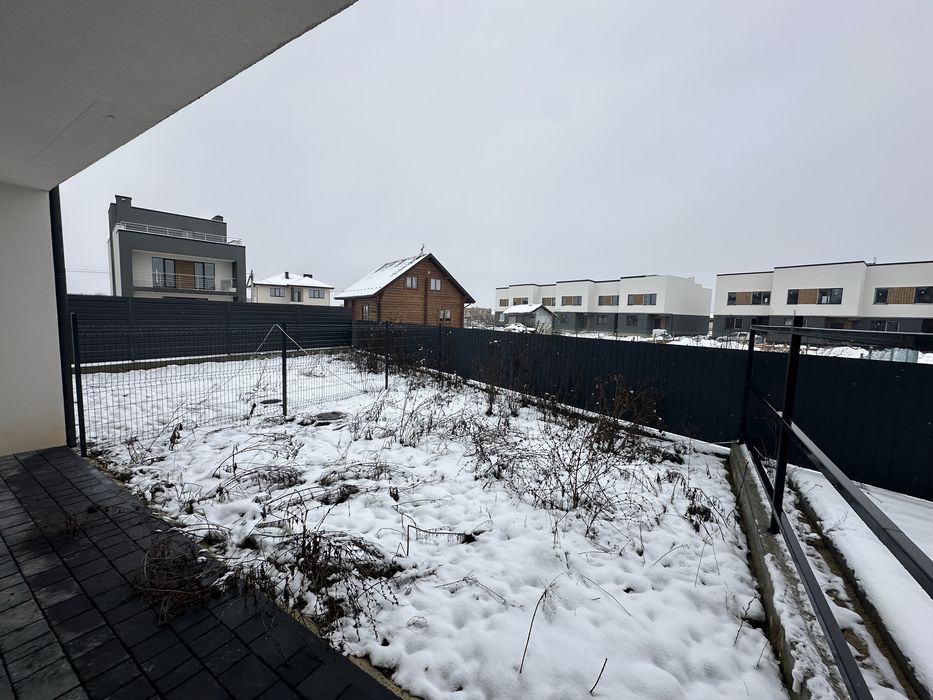 Просторий таунхаус 140м2 з терасами і балконом +50м2 в Крихівцях