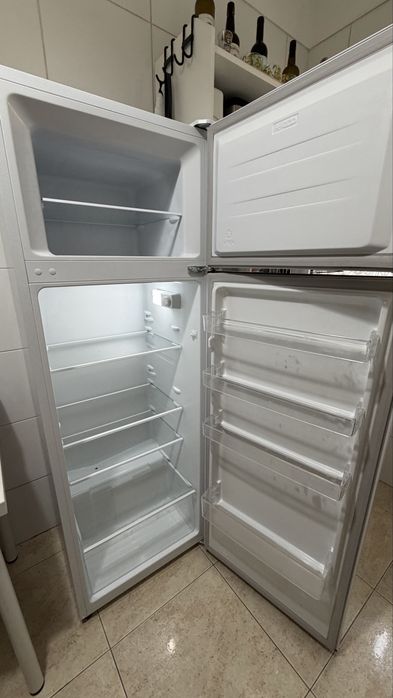 Vendo Frigorifico Kunft 243 L