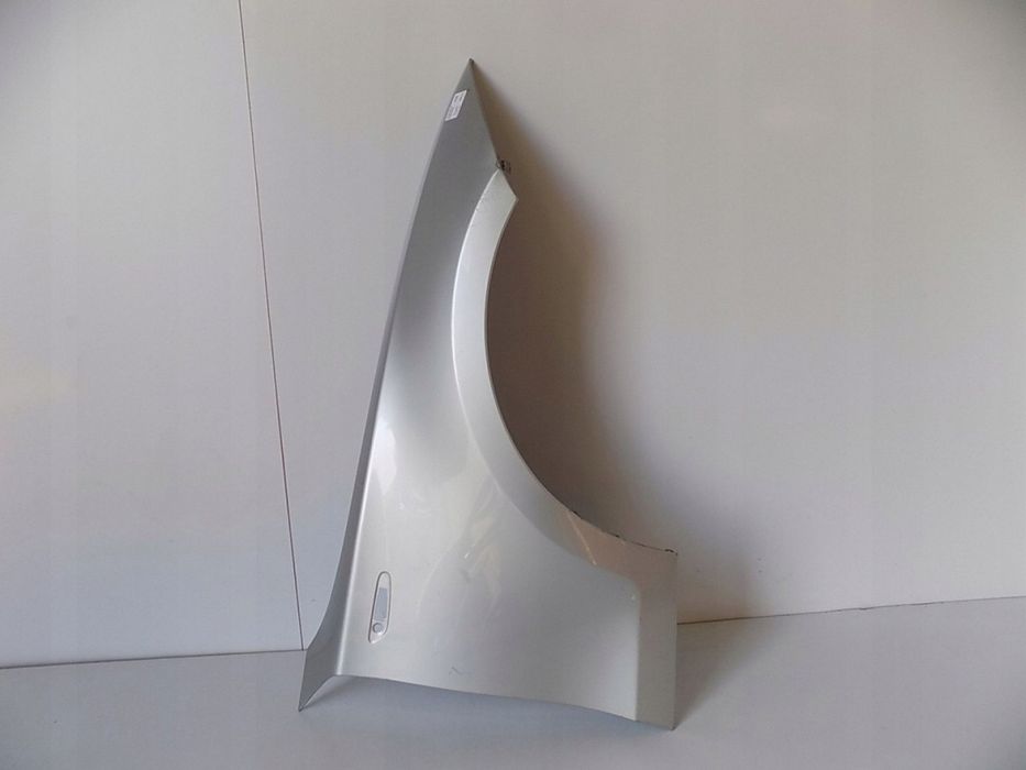 BMW 1 E87 E88 błotnik Prawy - 0604