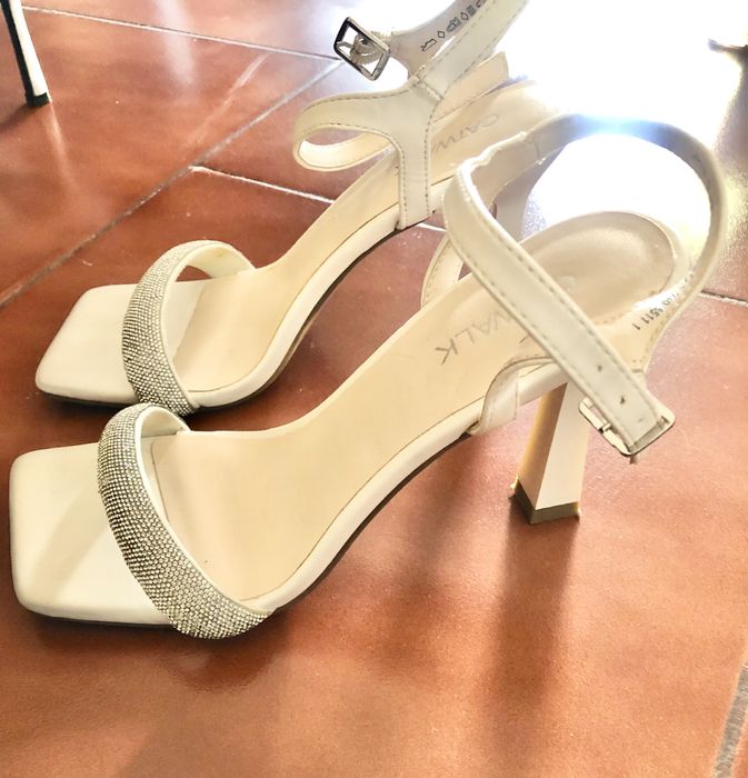 Sandalia branca 36