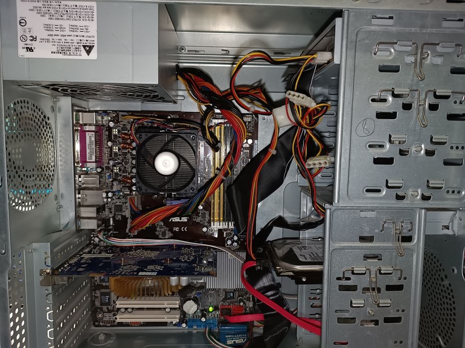 Компьютер системный блок Athlon 64 X2 5000+ 4Gb  250Gb GeForce 8600 GT