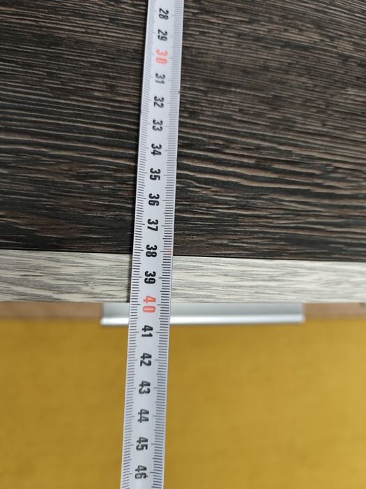 Aparador em faia escura.