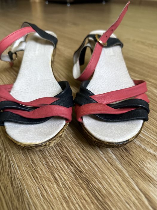 Босоніжки жіночі