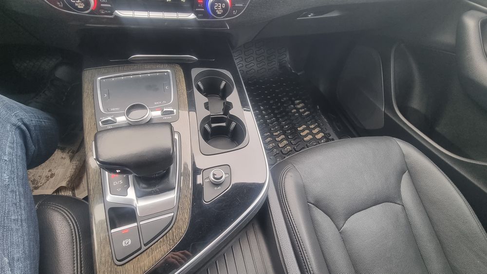 Aydi Q7 3.0 бензин