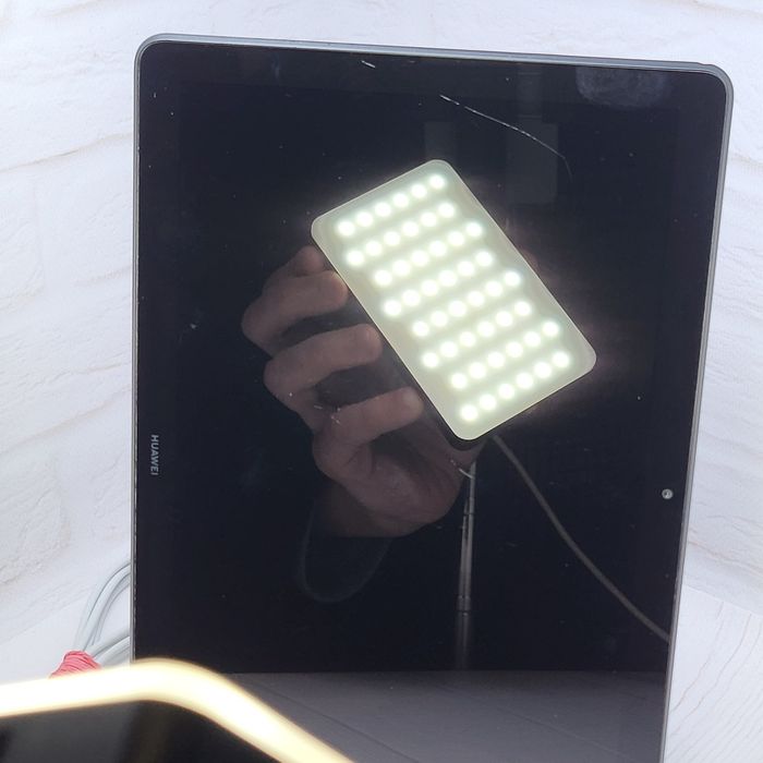Продам планшет Huawei MediaPad T5 2/32Gb в гарному стані