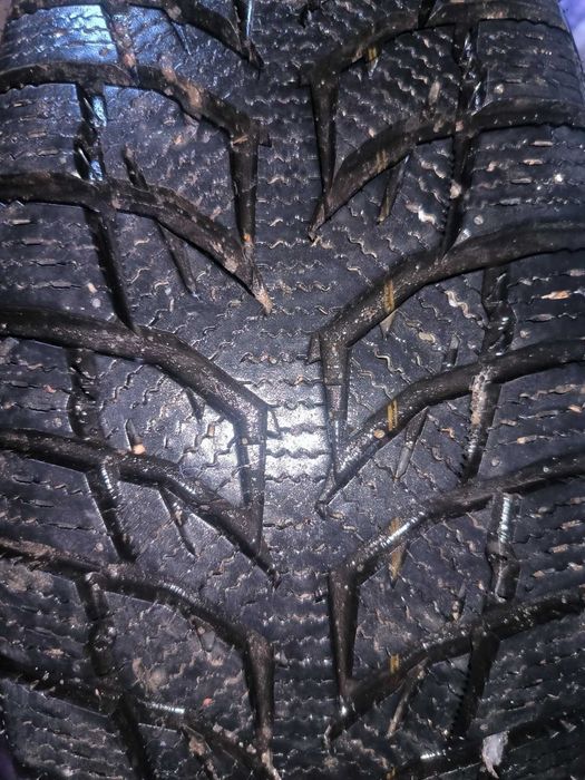 Продам резину с дисками 185*65 R 15 ,диски 110* 5