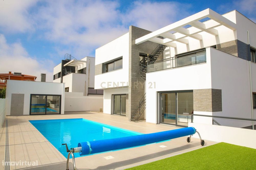 Moradia isolada com piscina e garagem - Santa Barbara, Lourinhã