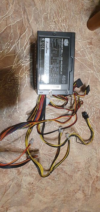 Продам блок питания  Cooler master 460w  в хорошем рабочем состоянии.