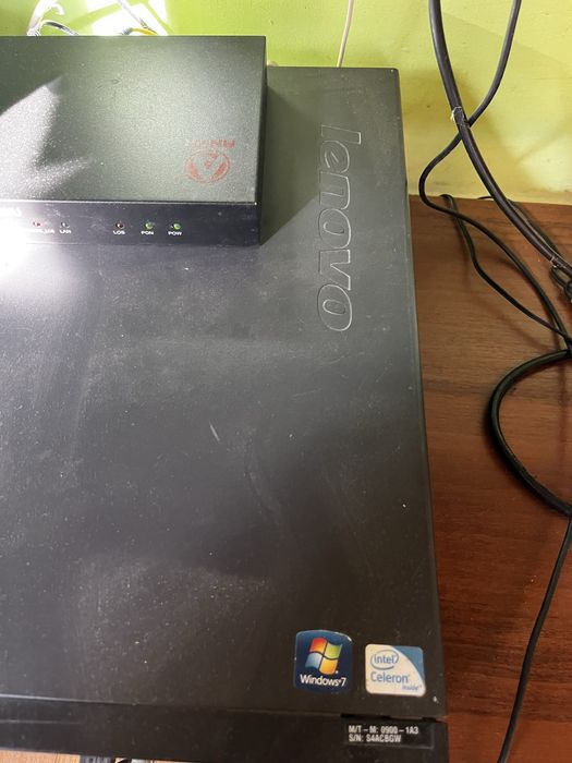 Системний блок та монітор