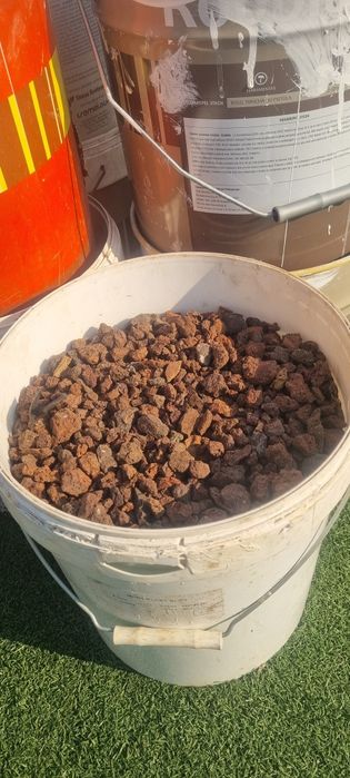 Pedra vulcânica média