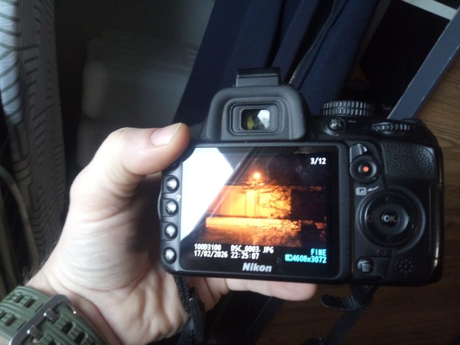Nikon D3100 body