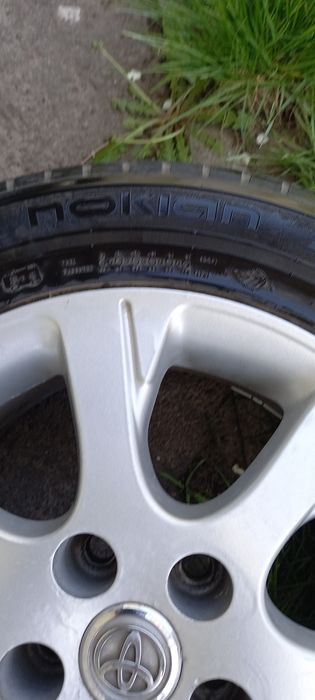 комплект(4 шт)  оригінальних дисків з гумою на Toyota Camry R16 б/у